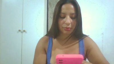 lucibadgrilxxx webcam mujer en vivo desde Argentina