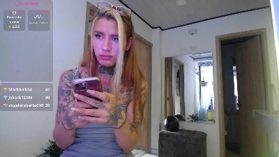 luciiana_lov3 live cam on Cam4