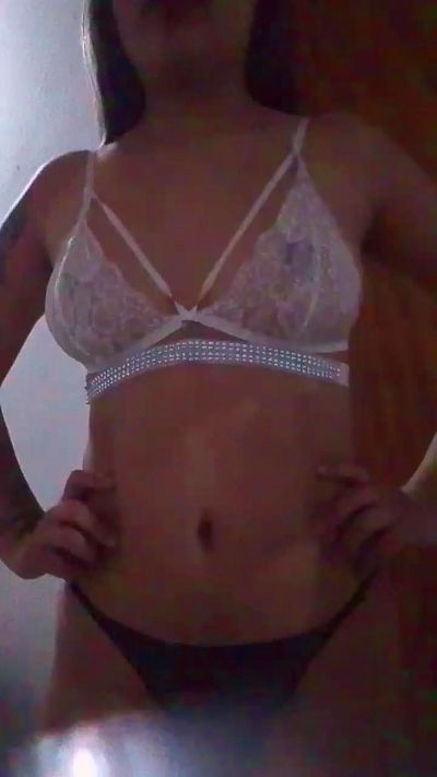 lucila2 live cam on Cam4
