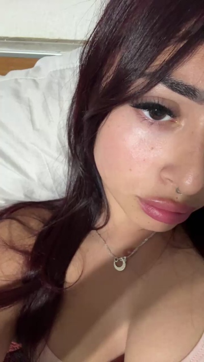 lucilahot live cam on Cam4