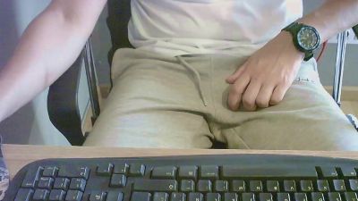 luckyluck4 live cam on Cam4