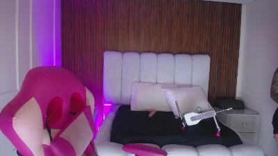 lucy_beatifull live cam on Cam4