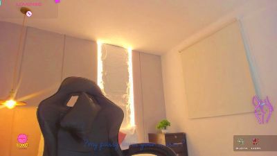 lucy_blue28_ live cam on Cam4