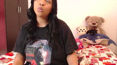 lucypetty live cam on Cam4