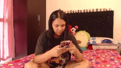 lucypetty live cam on Cam4