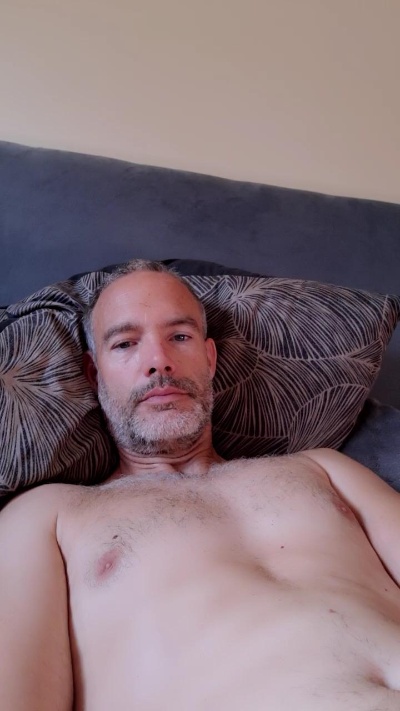 ludo19833 live cam on Cam4