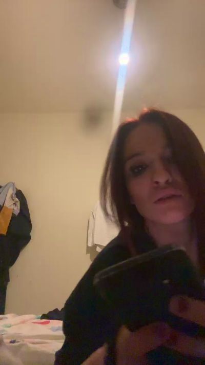 ludo899 live cam on Cam4