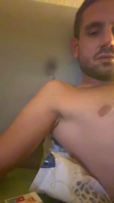 ludo899 live cam on Cam4