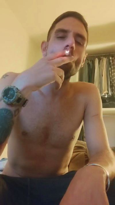 ludo899 live cam on Cam4