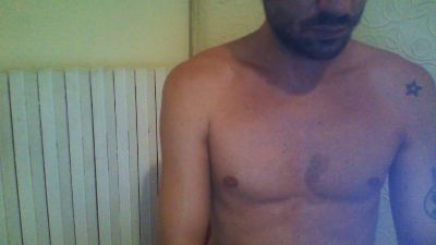 ludo899 live cam on Cam4