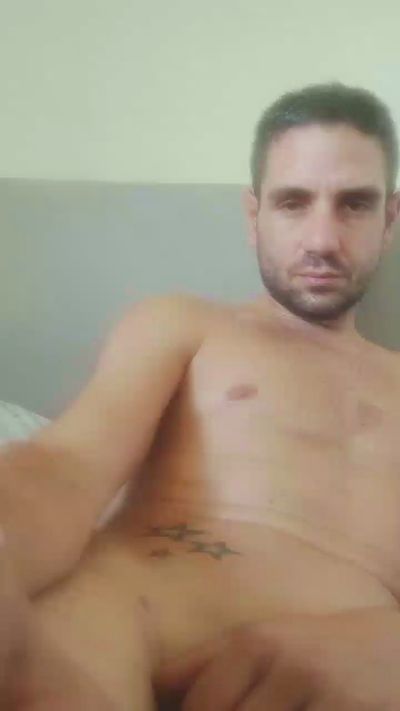 ludo899 live cam on Cam4