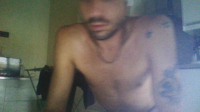 ludo899 live cam on Cam4