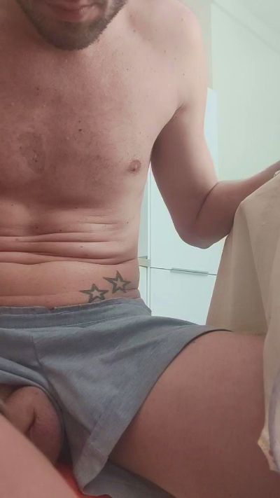 ludo899 live cam on Cam4
