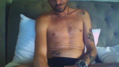 ludo899 live cam on Cam4