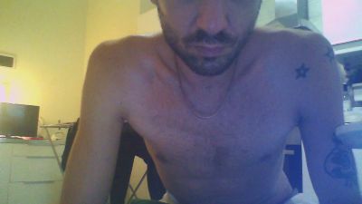 ludo899 live cam on Cam4