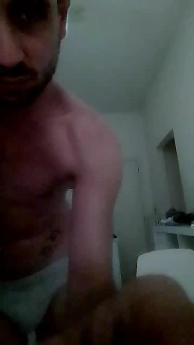 ludo899 live cam on Cam4