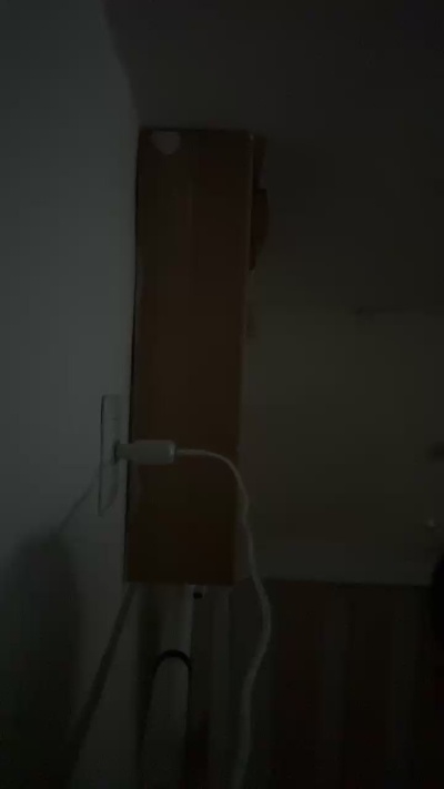 ludo899 live cam on Cam4
