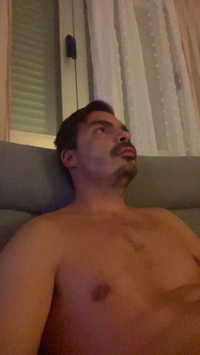 luis00es live cam on Cam4