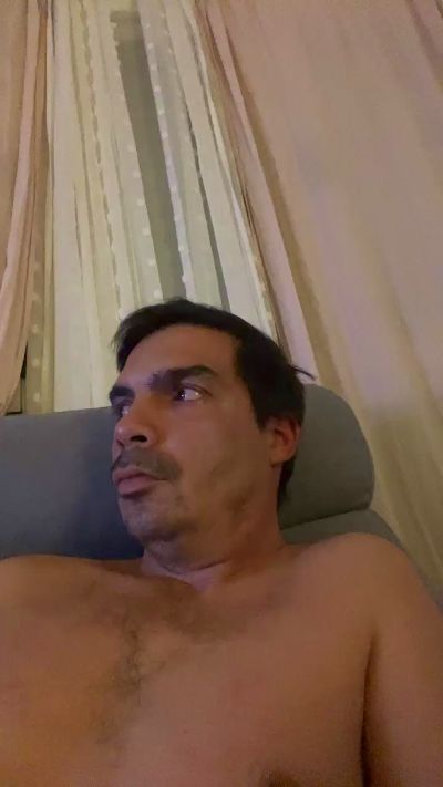 luis00es live cam on Cam4