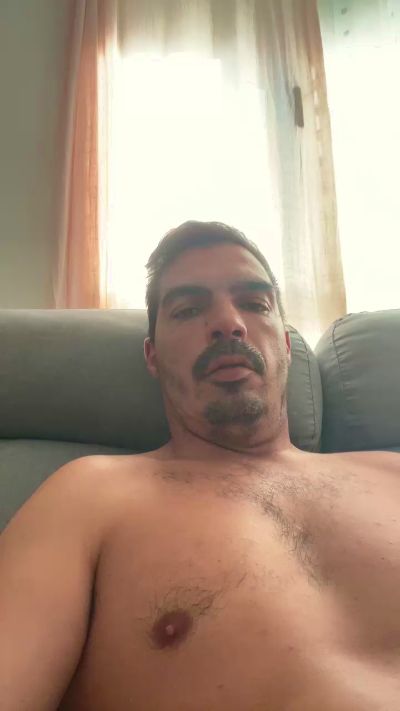 luis00es live cam on Cam4