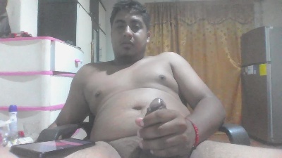 luis04072 live cam on Cam4