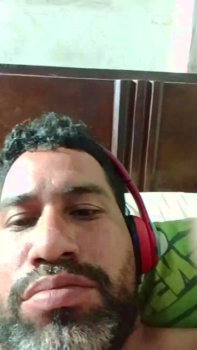luis3963a2 live cam on Cam4