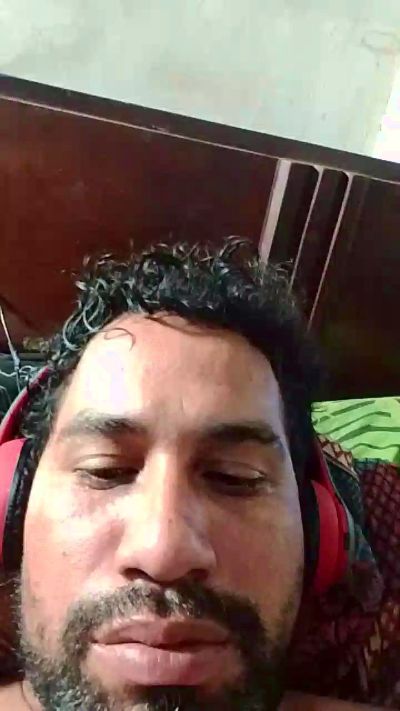 luis3963a2 live cam on Cam4