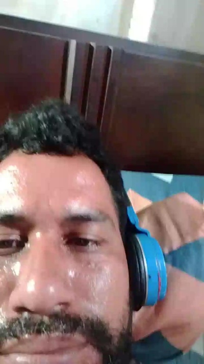 luis3963a2 live cam on Cam4