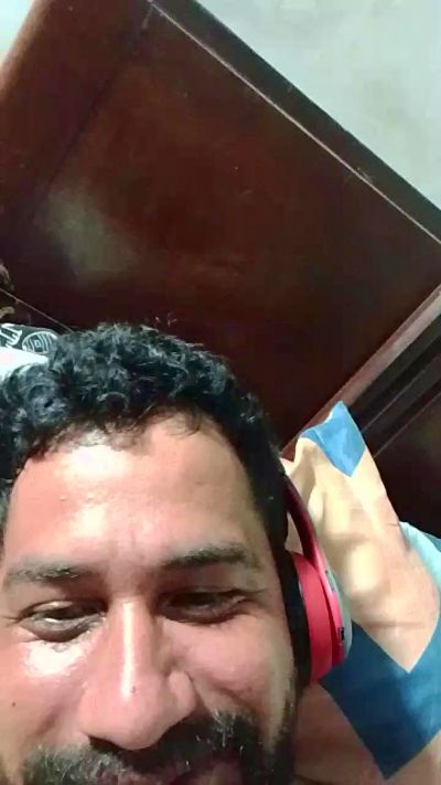 luis3963a2 live cam on Cam4