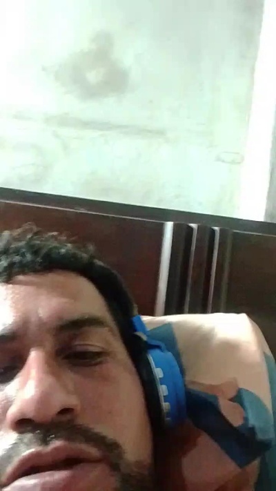 luis3963a2 live cam on Cam4