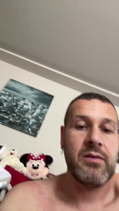 luis5619 live cam on Cam4