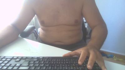 luisin_polo live cam on Cam4