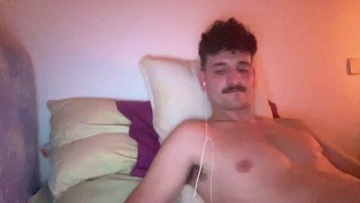 luisvs9992 live cam on Cam4