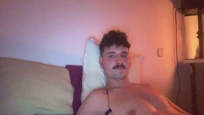 luisvs9992 live cam on Cam4