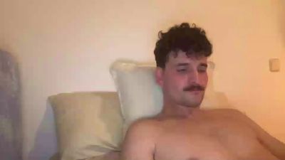 luisvs9992 live cam on Cam4