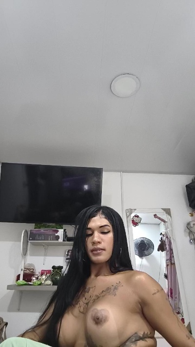 lukyanova_gabr5 live cam on Cam4