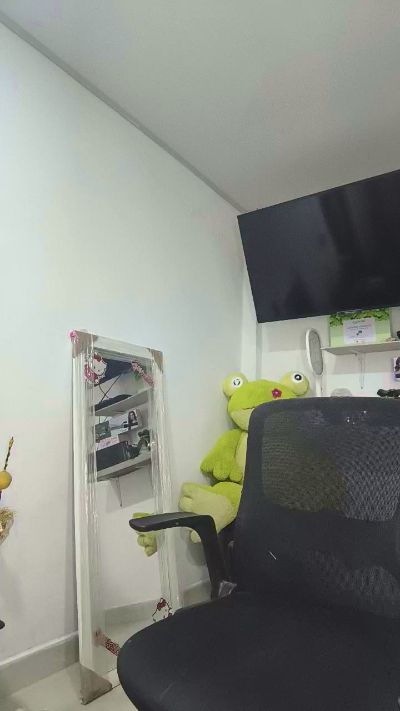 lukyanova_gabr5 live cam on Cam4