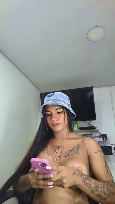 lukyanova_gabr5 live cam on Cam4