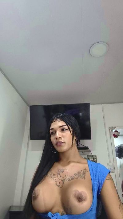 lukyanova_gabr5 live cam on Cam4