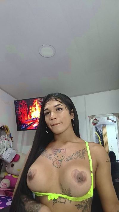 lukyanova_gabr5 live cam on Cam4