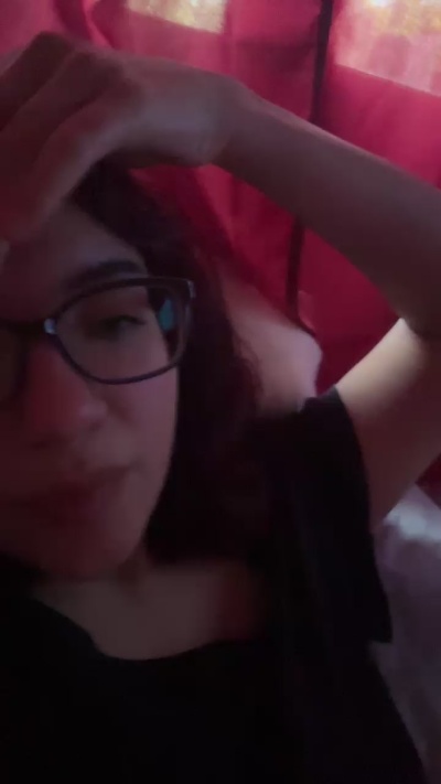 lulariccii live cam on Cam4