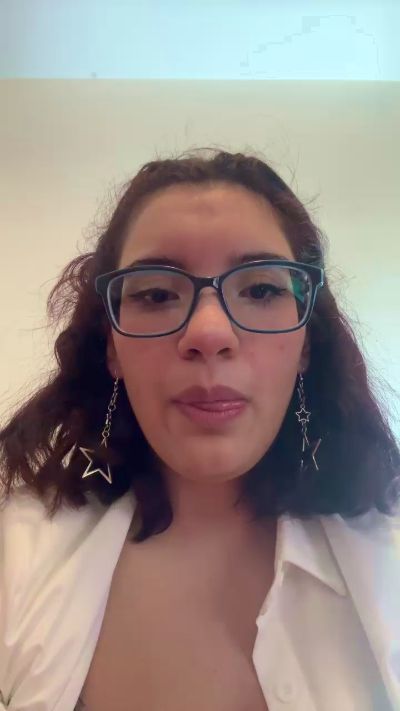 lulariccii live cam on Cam4