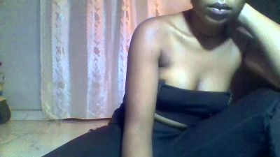 lulu21 live cam on Cam4