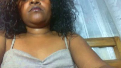 lulu21 live cam on Cam4