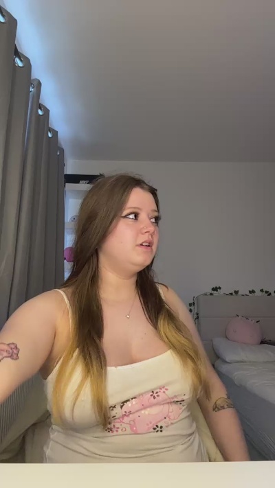 lulustrawb Live-Cam auf Cam4