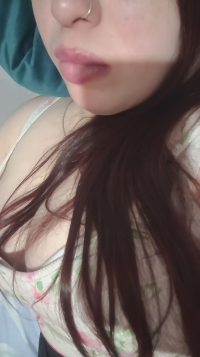 luluu28 live cam on Cam4