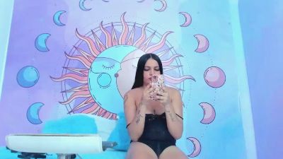 luna_hoott live cam on Cam4