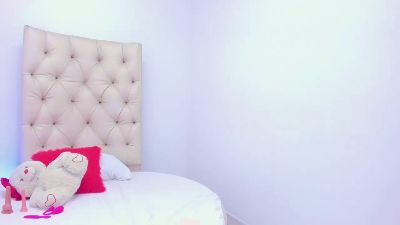 luna_hoott live cam on Cam4