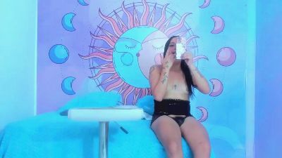 luna_hoott live cam on Cam4