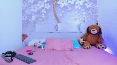 luna_hoott live cam on Cam4